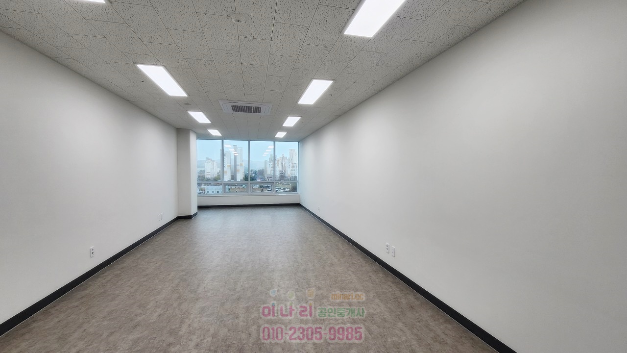 ★ 첨단지구 리채 비즈타워 지식산업센터 사무실  임대  면적( 전용 : 14평)